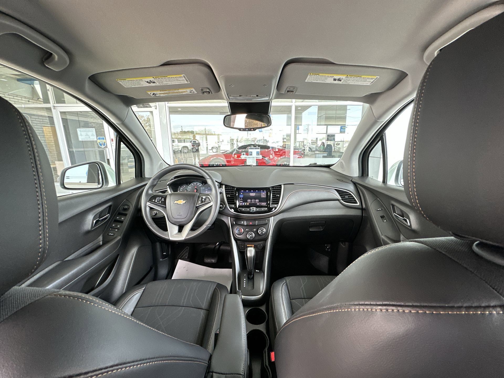 Used 2020 Chevrolet Trax LT w/ LT Convenience Package FWD image 19