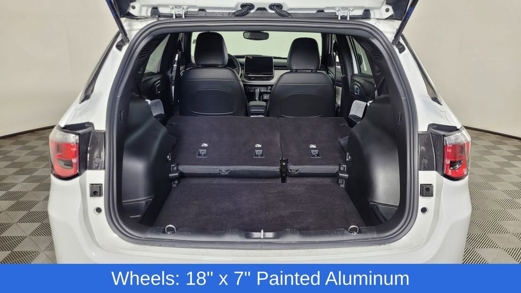 Used 2024 Jeep Compass Latitude image 11