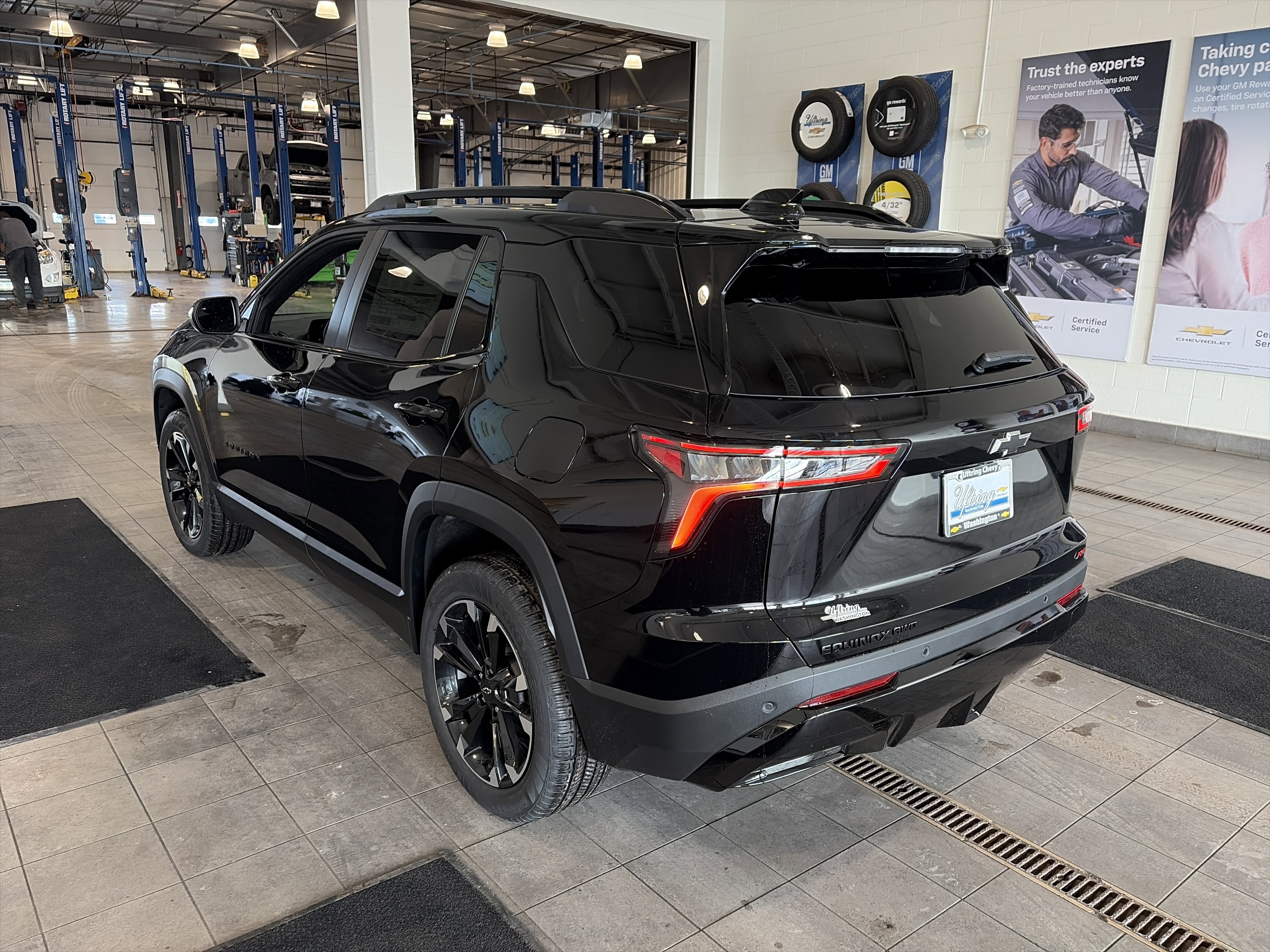 New 2026 Chevrolet Equinox RS w/ LPO, Floor Liner Package image 7