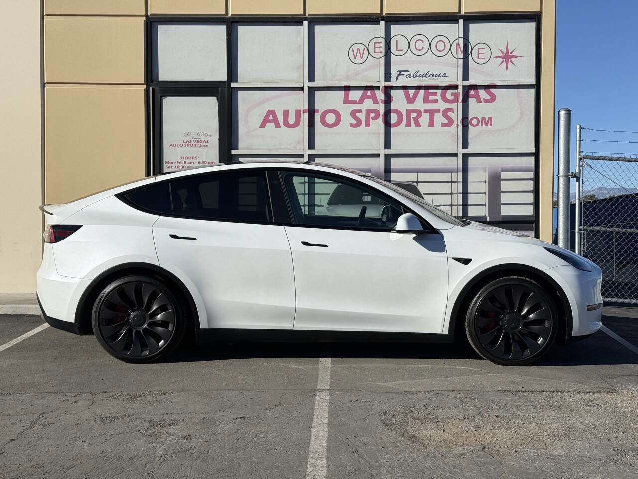 Used 2023 Tesla Model Y Performance image 6