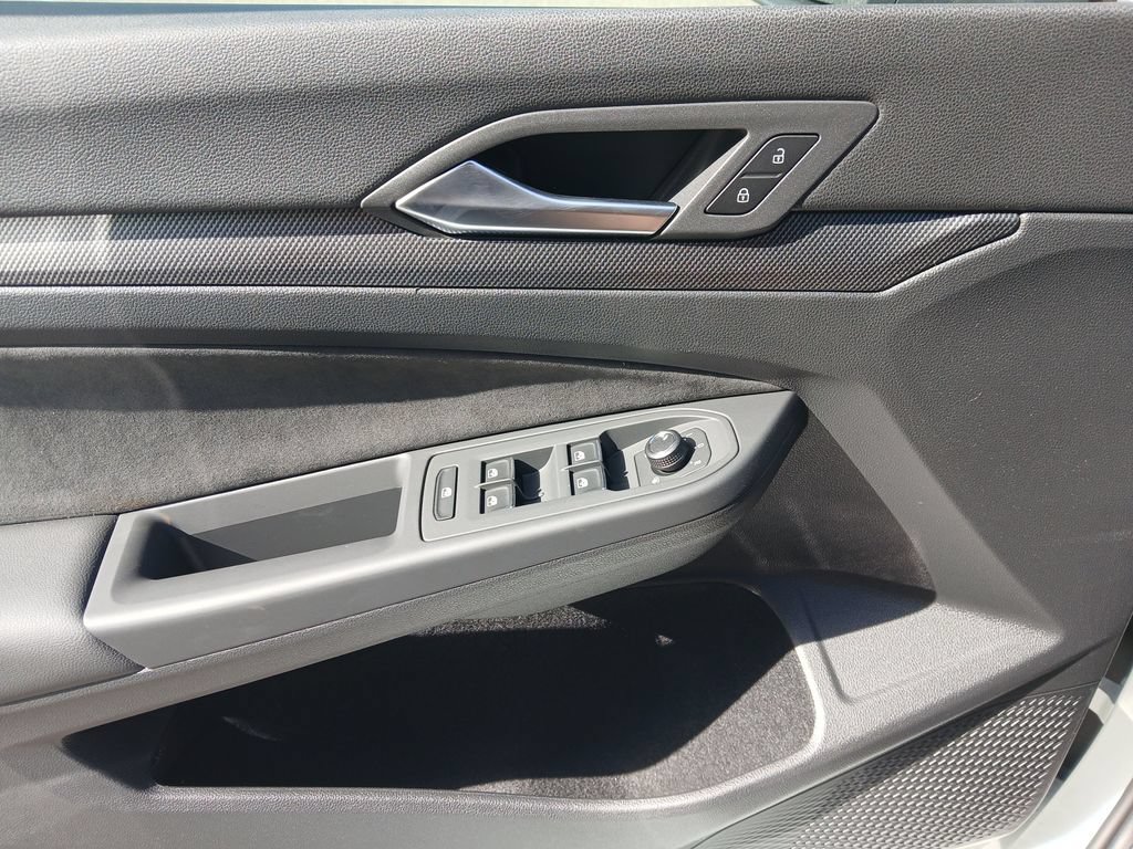 New 2026 Volkswagen GTI SE FWD image 11