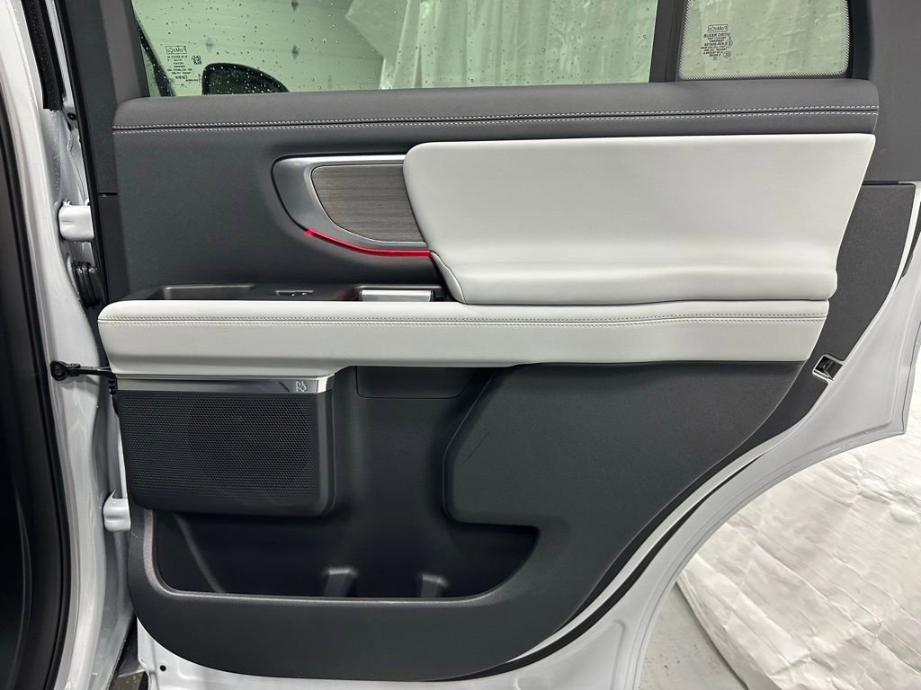 Used 2025 Ford Expedition Platinum image 51