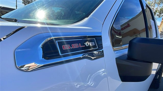 Used 2022 GMC Sierra 2500 SLT w/ SLT Premium Package image 11