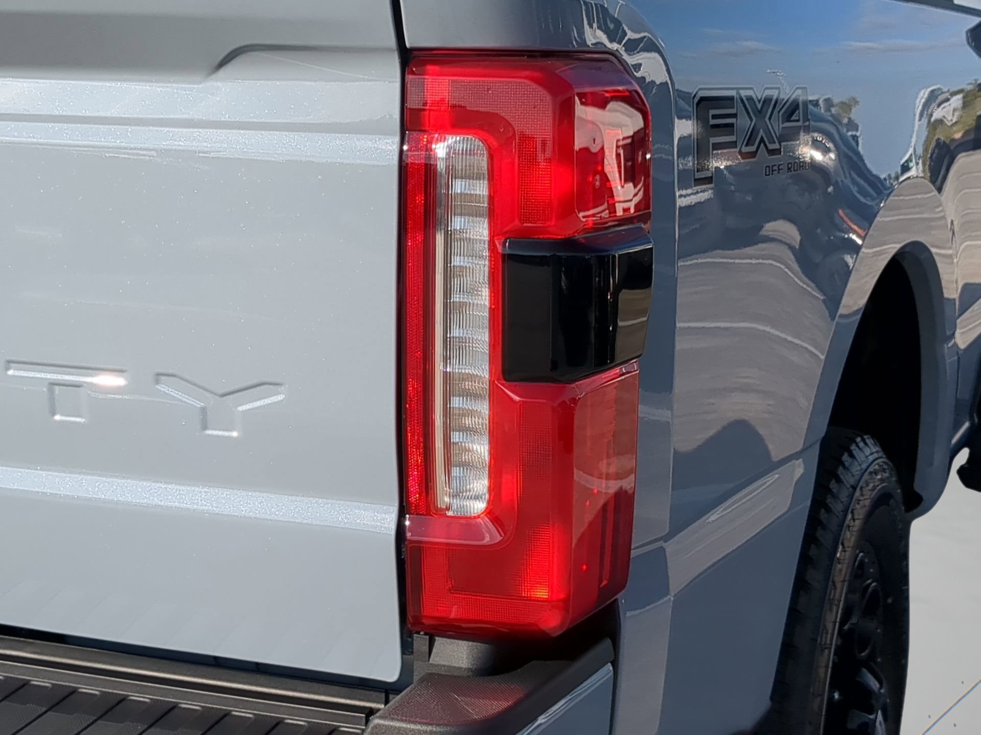 New 2026 Ford F350 Lariat w/ Black Appearance Package image 40