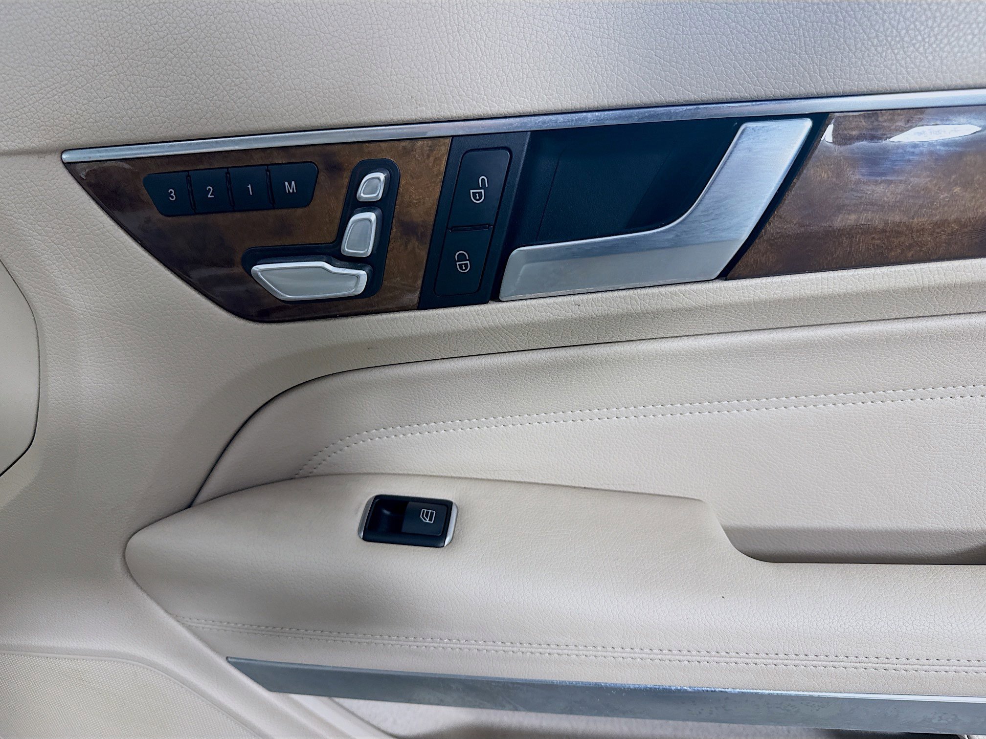 Used 2016 Mercedes-Benz E 400 Cabriolet image 29