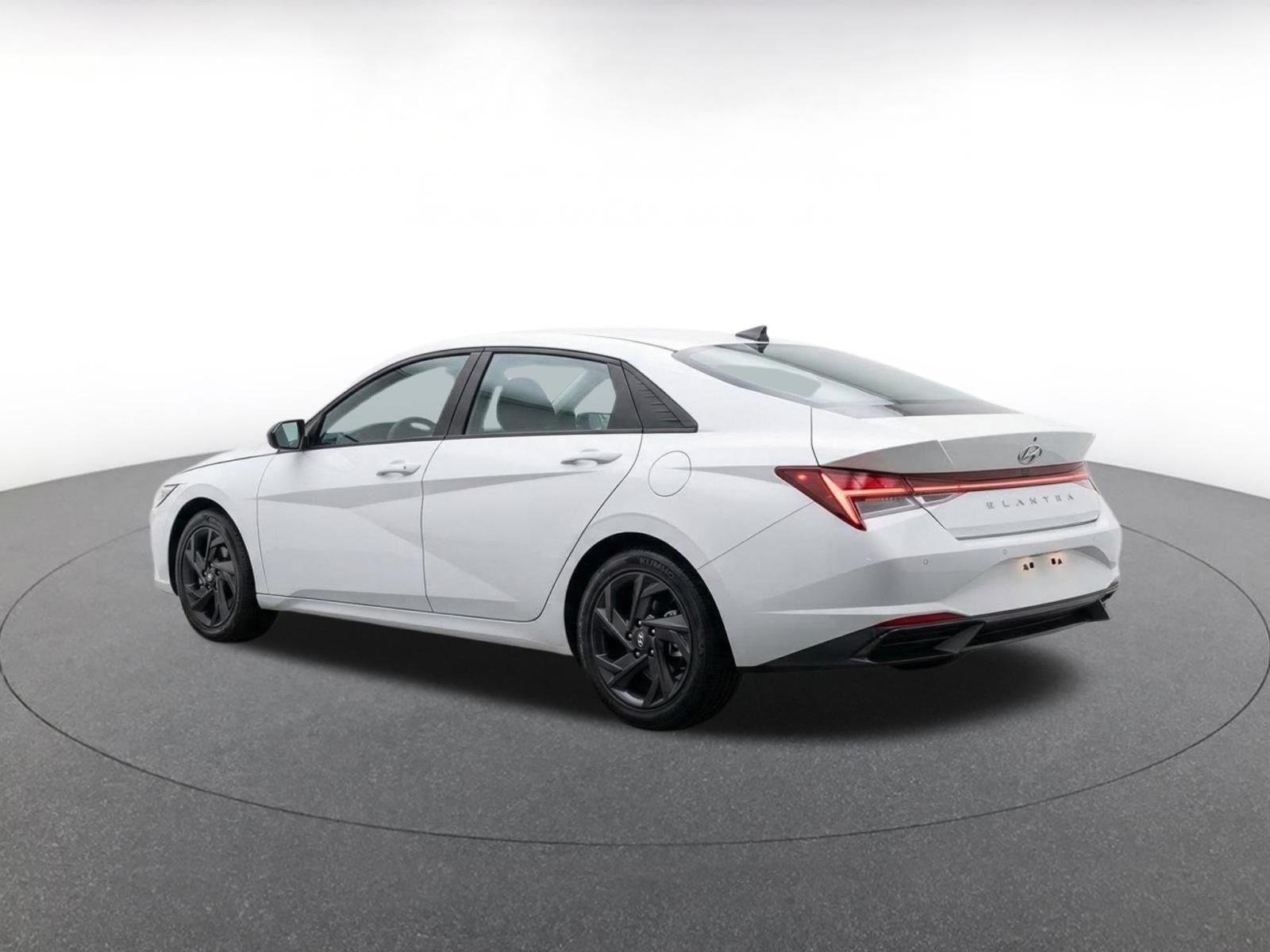 Used 2026 Hyundai Elantra Sport FWD image 5