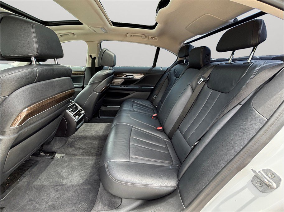 Used 2021 BMW 740i RWD image 42