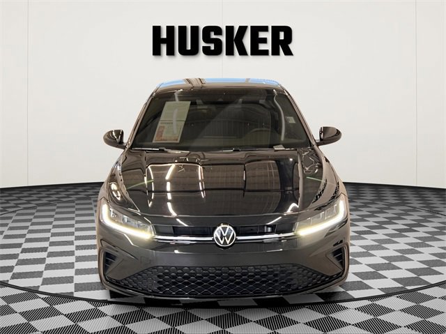 Used 2025 Volkswagen Jetta Sport image 3