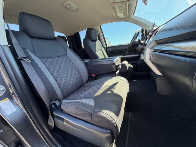Used 2018 Toyota Tundra SR5 AWD/4WD image 7
