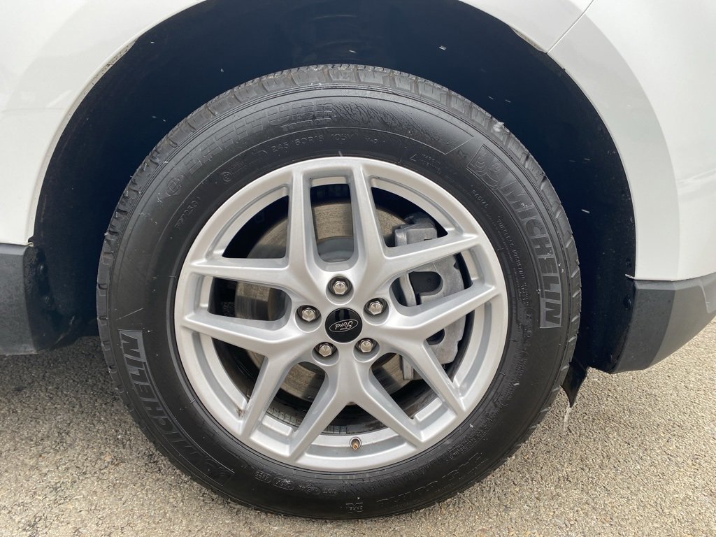 Used 2024 Ford Edge SEL image 9