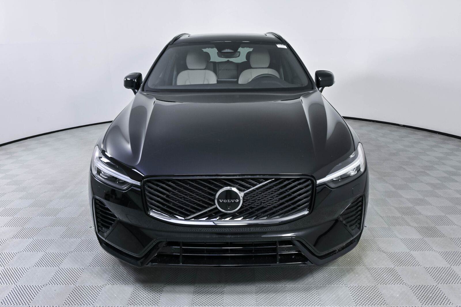 New 2026 Volvo XC60 T8 Plus w/ Protection Package Premier AWD/4WD image 35