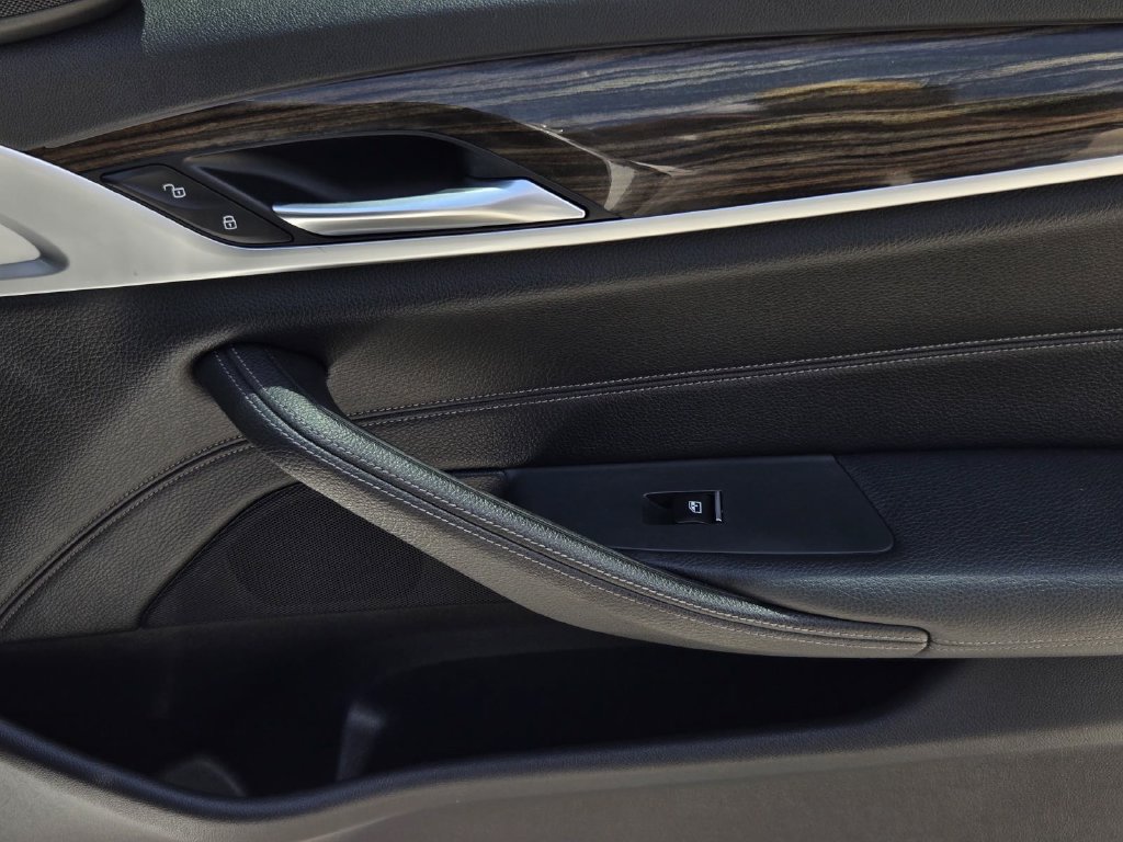 Used 2020 BMW 540i w/ Convenience Package RWD image 8