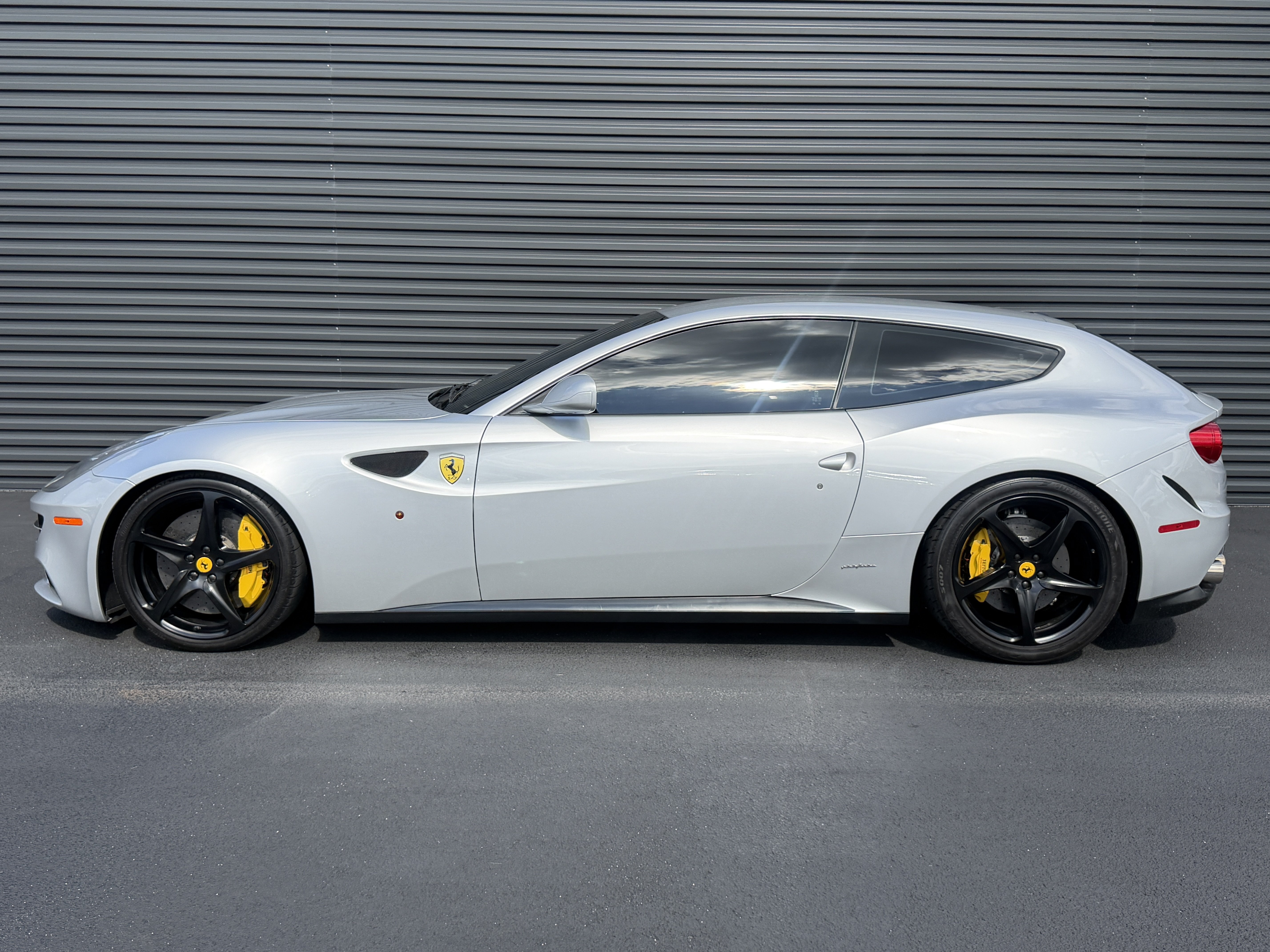 Used 2012 Ferrari FF AWD/4WD image 2