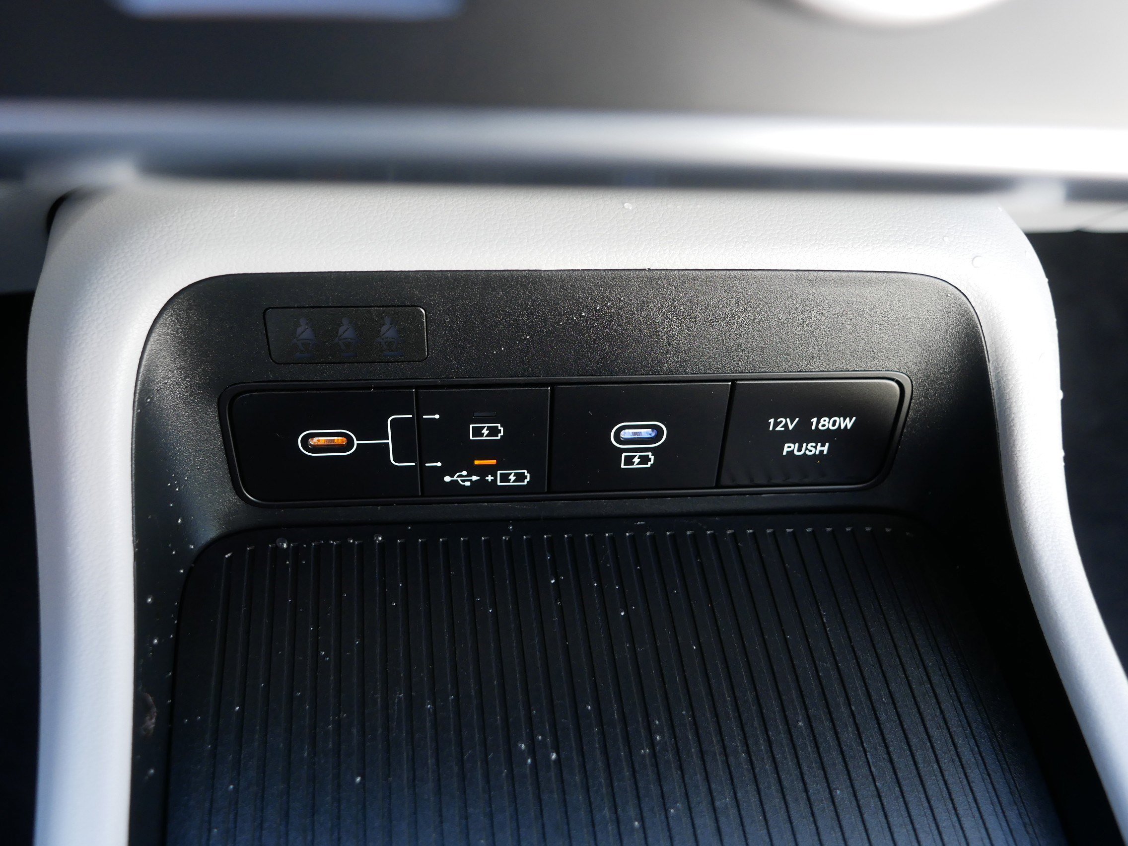 Used 2024 Hyundai Kona SE image 33