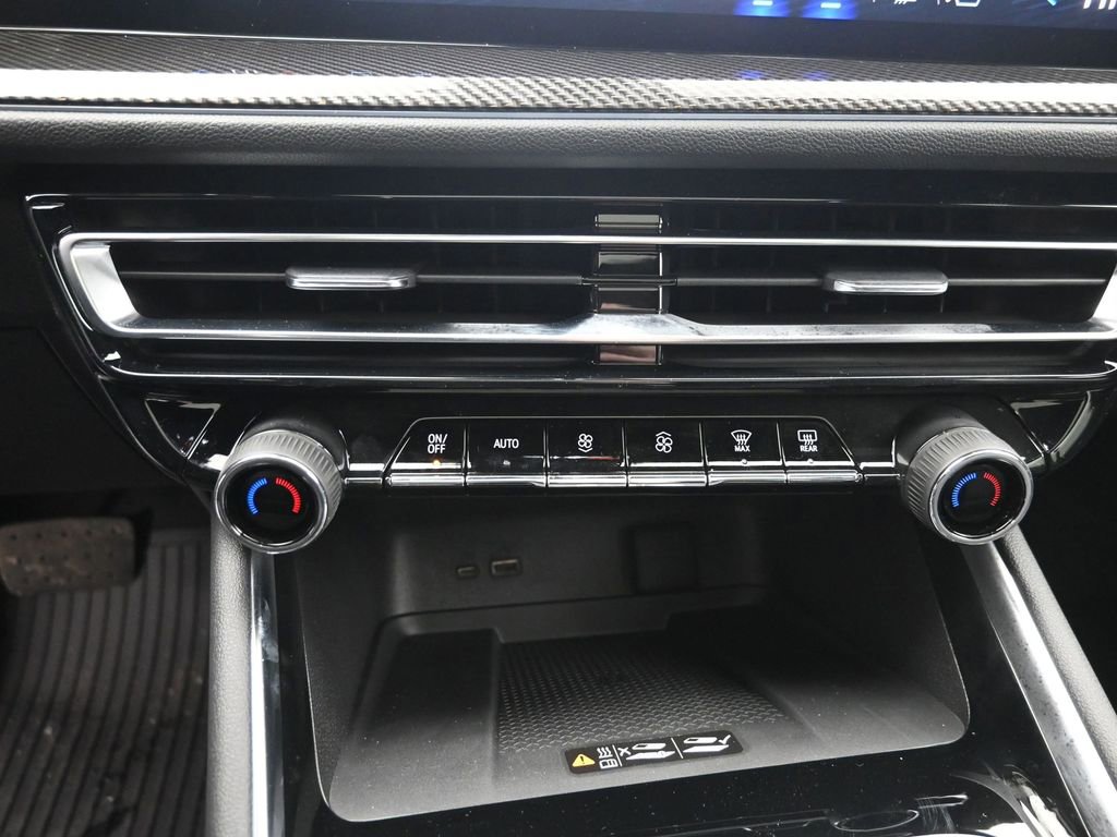 New 2026 Chevrolet Traverse High Country w/ LPO, Floor Liner Package AWD/4WD image 19