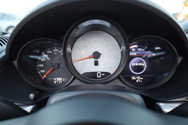 Used 2024 Porsche 718 Boxster S RWD image 31