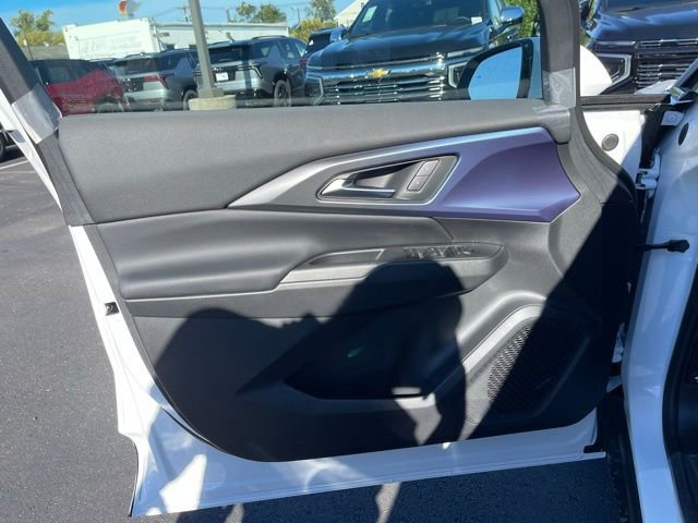 New 2026 Chevrolet Equinox EV LT AWD/4WD image 11