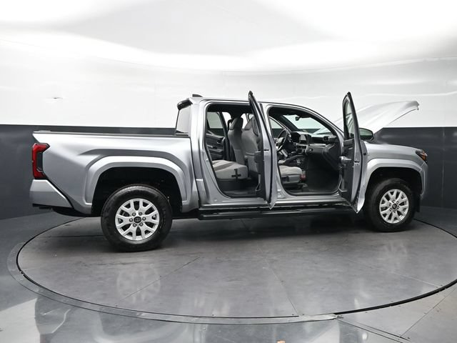 Used 2025 Toyota Tacoma SR5 RWD image 34