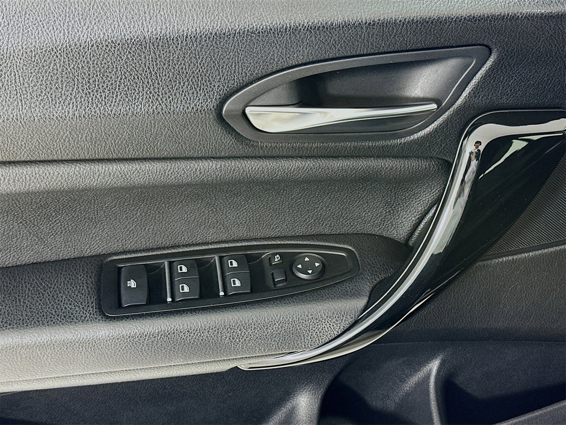 Used 2020 BMW 230i xDrive Convertible image 19