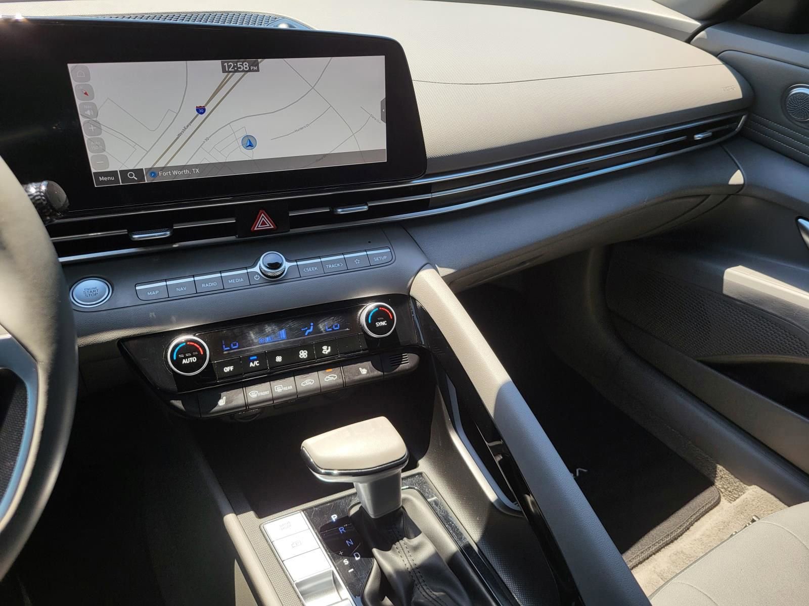 Used 2023 Hyundai Elantra SEL w/ Convenience Package FWD image 18