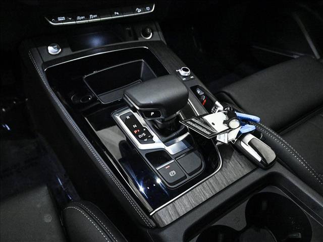 Certified 2025 Audi Q5 2.0T Premium Plus w/ Premium Plus Package AWD/4WD image 12