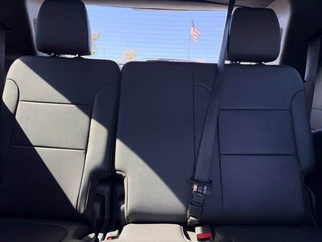 Used 2023 Chevrolet Traverse Premier FWD image 36