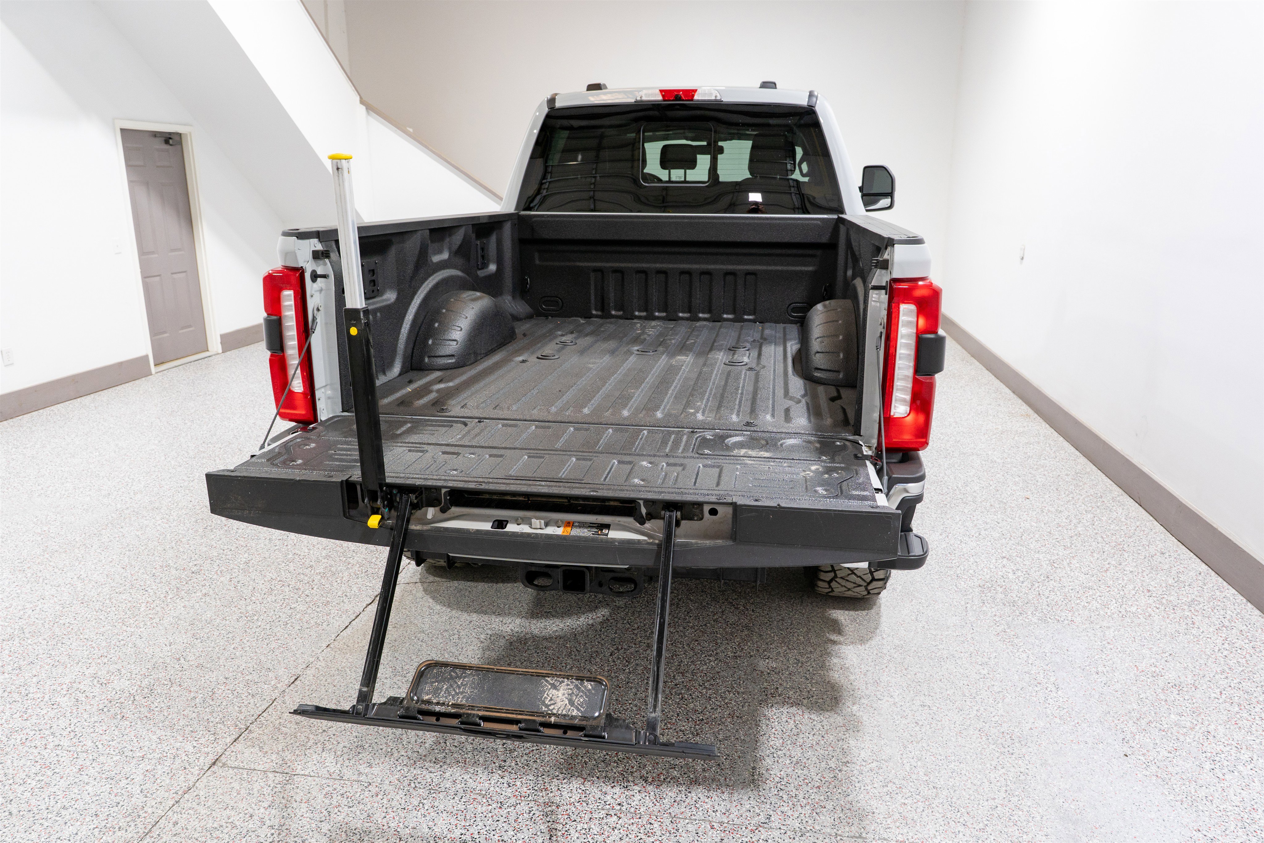 Used 2025 Ford F250 Lariat w/ Lariat Ultimate Package AWD/4WD image 11