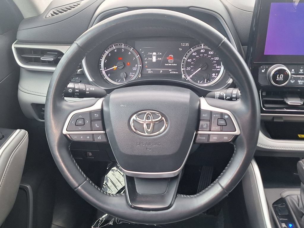Used 2023 Toyota Highlander XLE AWD/4WD image 15