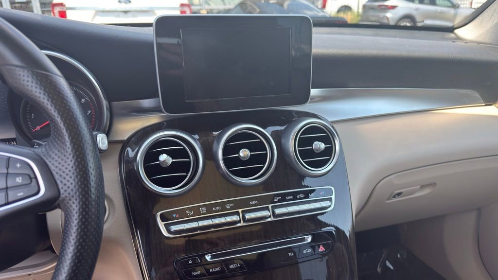 Used 2018 Mercedes-Benz GLC 300 4MATIC image 12