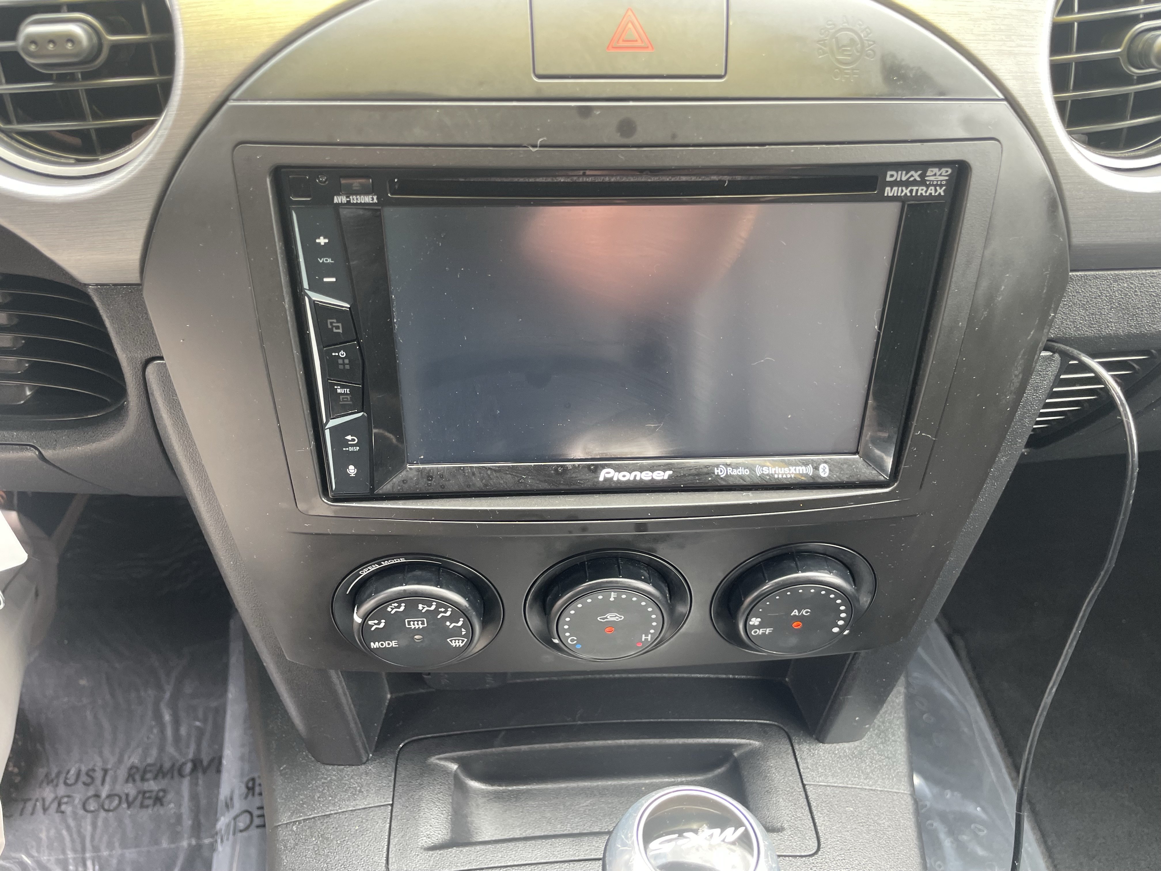 Used 2006 MAZDA MX-5 Miata Sport w/ Appearance Pkg RWD image 19