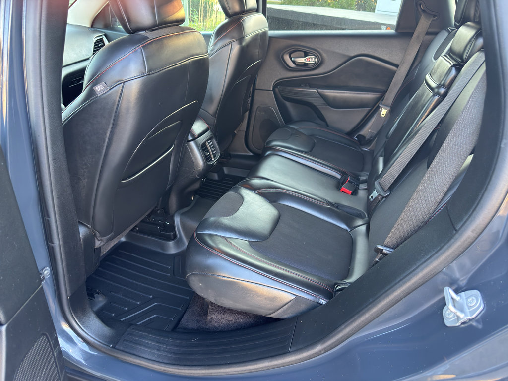 Used 2017 Jeep Cherokee Trailhawk image 17