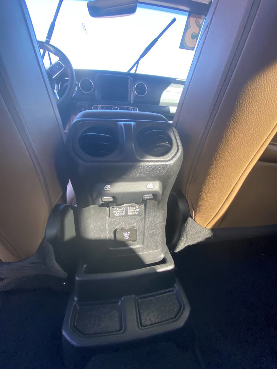 Used 2023 Jeep Wrangler Unlimited Sahara image 12