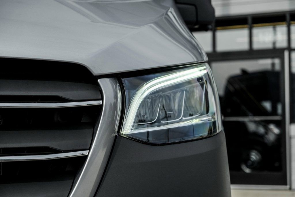 Used 2025 Mercedes-Benz Sprinter 2500 image 6