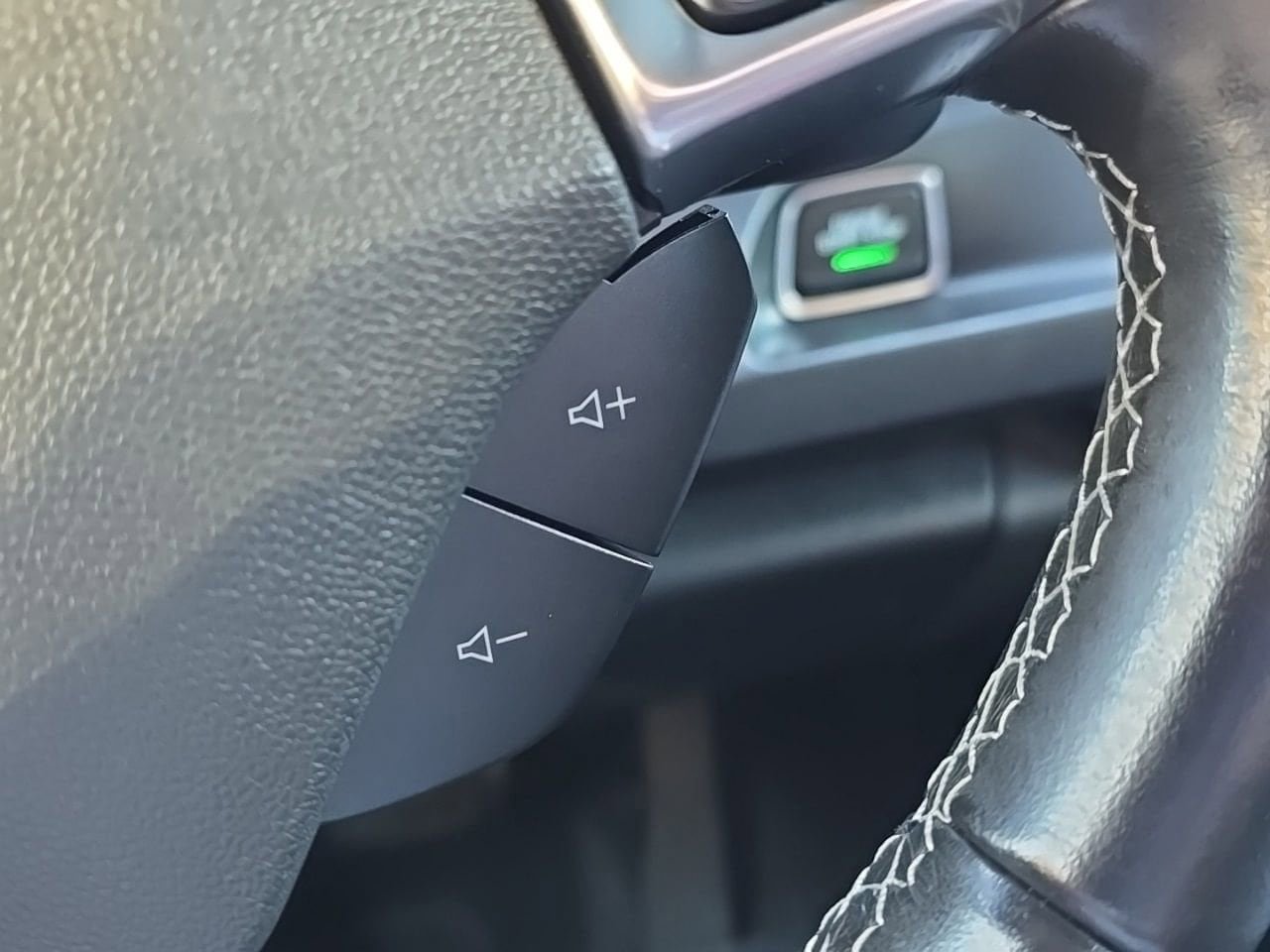 Certified 2020 Chevrolet Camaro LT RWD image 24
