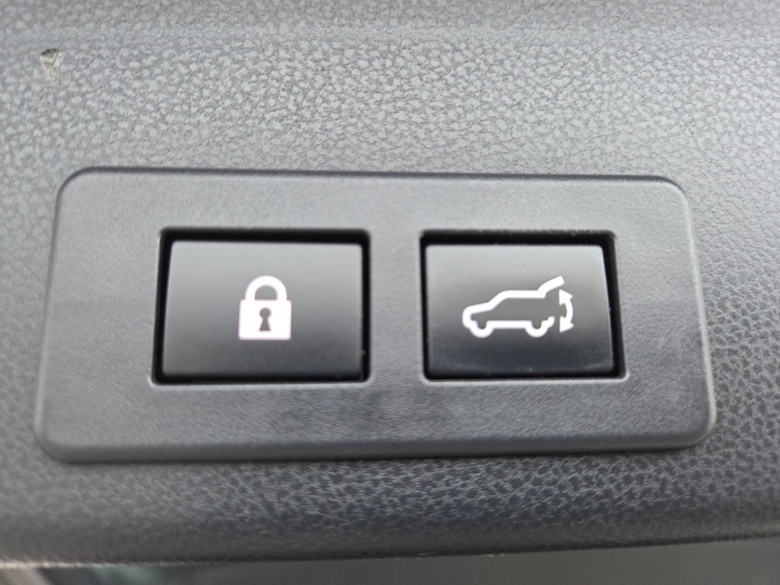 Used 2020 Subaru Ascent Limited w/ Technology Package image 9