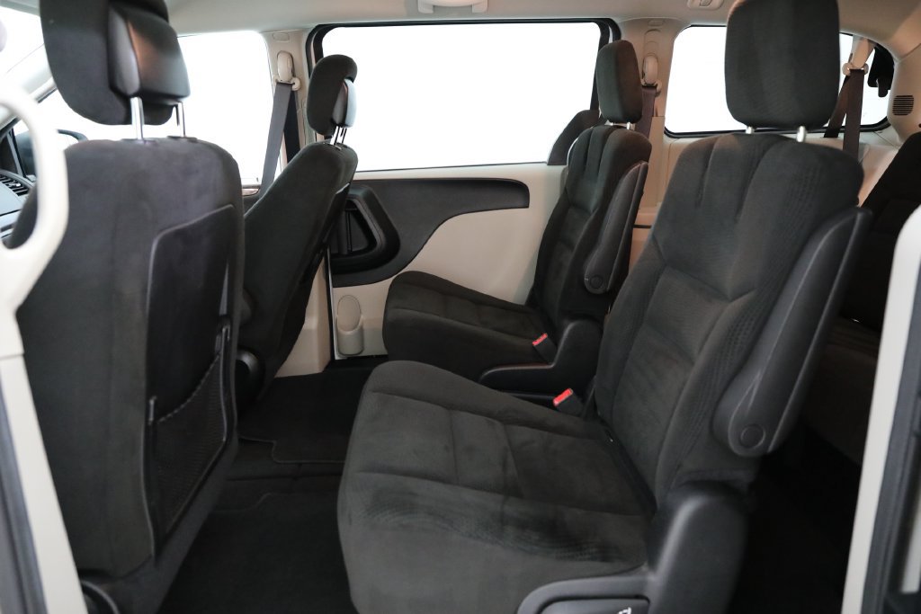 Used 2016 Dodge Grand Caravan SE w/ Quick Order Package 29E SE FWD image 10