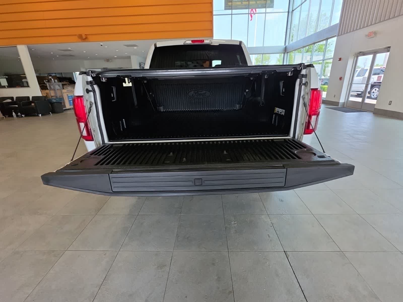 Used 2019 Ford F150 Lariat w/ Equipment Group 502A Luxury AWD/4WD image 10