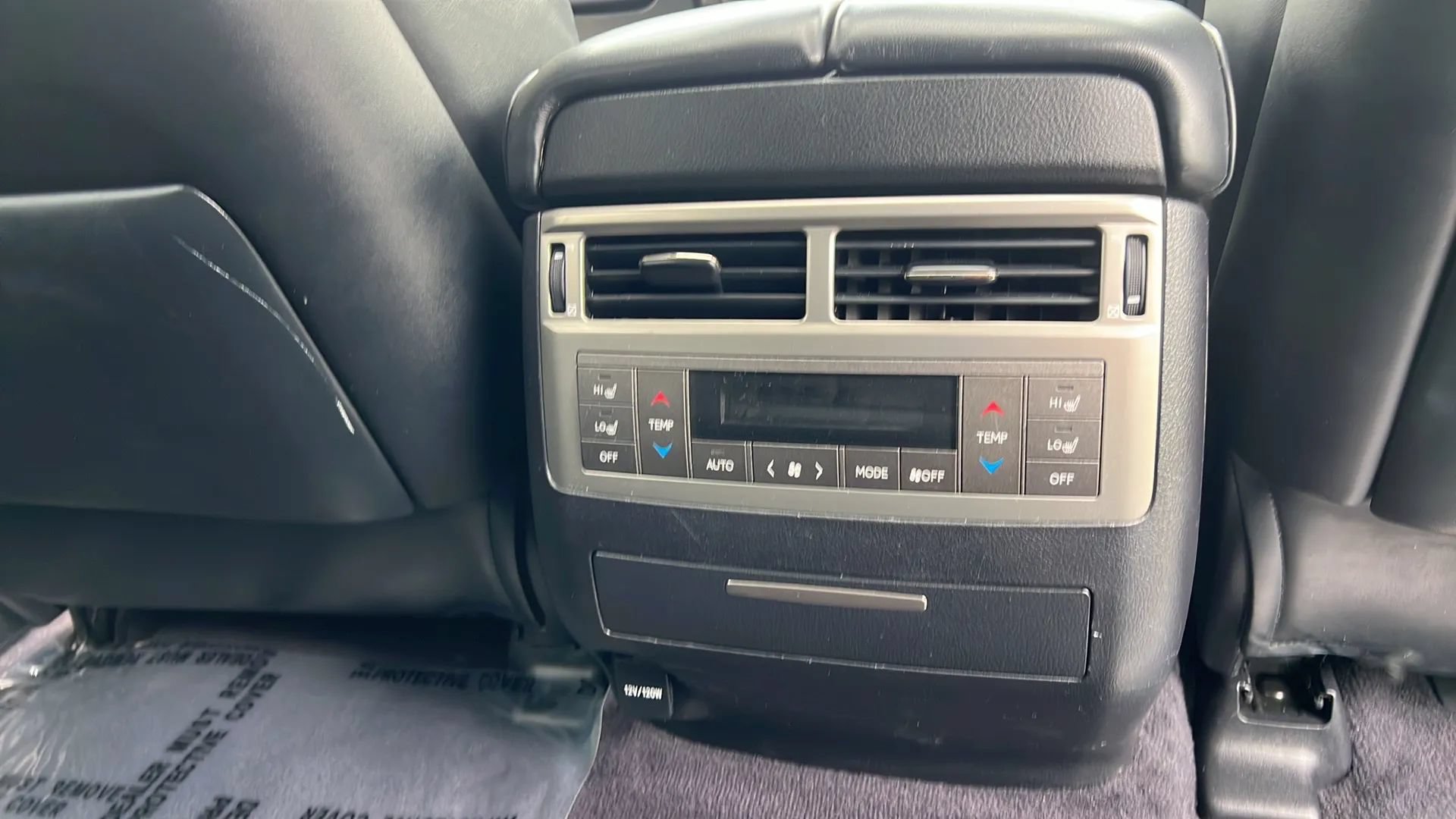 Used 2013 Lexus LX 570 4WD w/ Luxury Pkg image 21