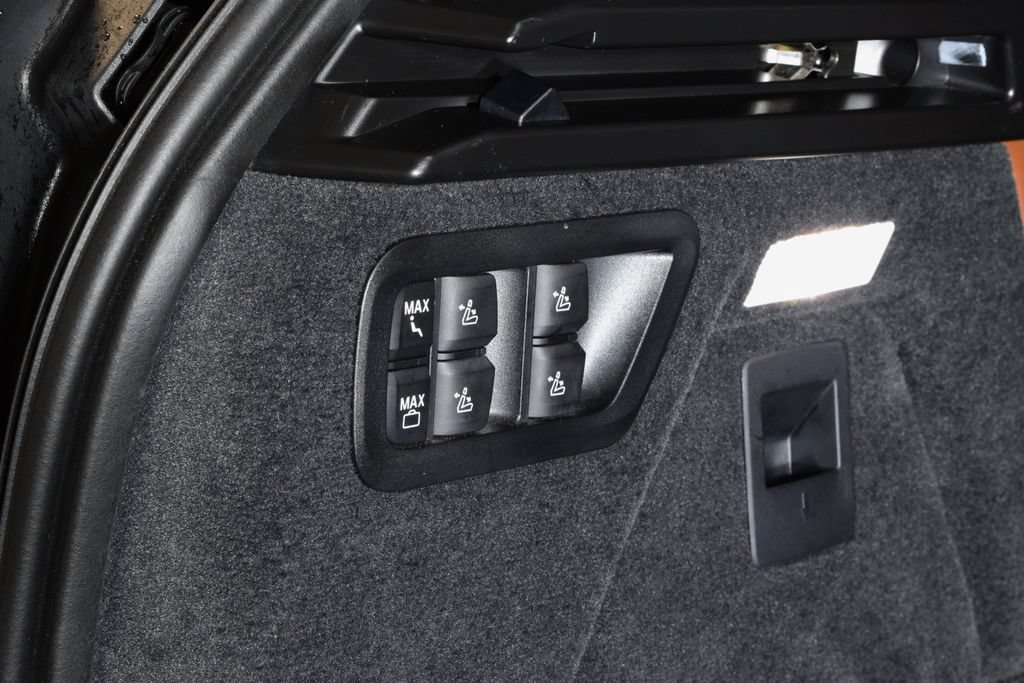 Used 2024 BMW X7 xDrive40i w/ M Sport Package AWD/4WD image 33