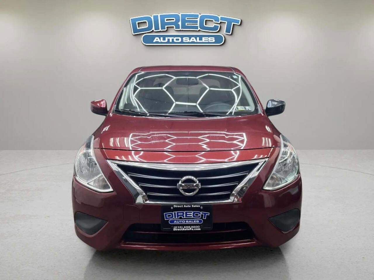 Used 2019 Nissan Versa SV image 2