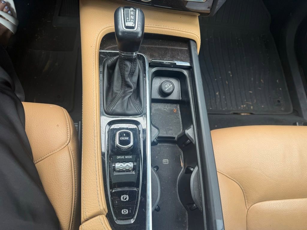 Used 2017 Volvo XC90 T6 Momentum AWD/4WD image 28