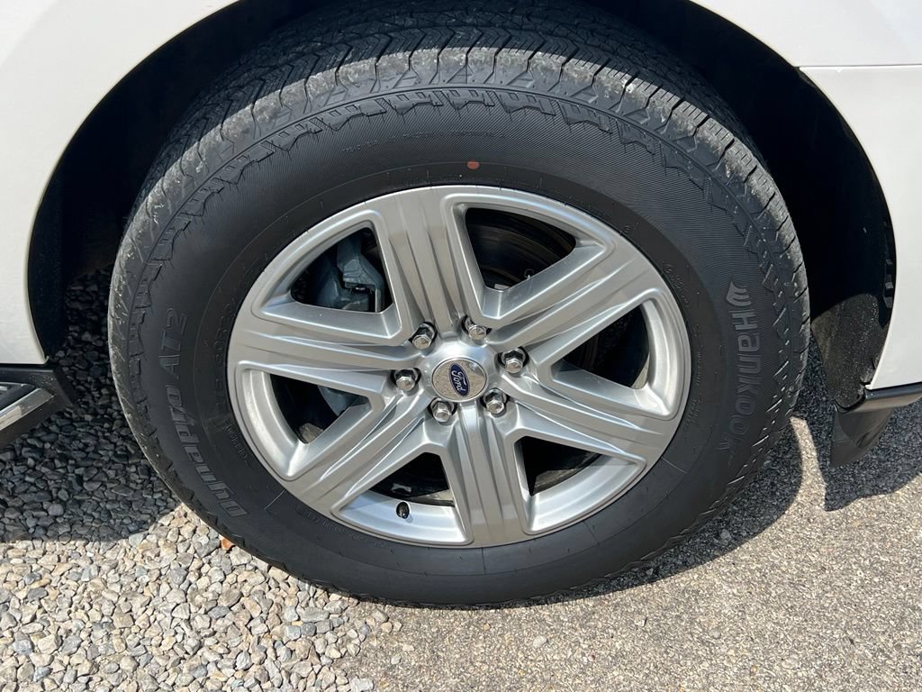 Used 2019 Ford Expedition Max XLT w/ Equipment Group 202A AWD/4WD image 10