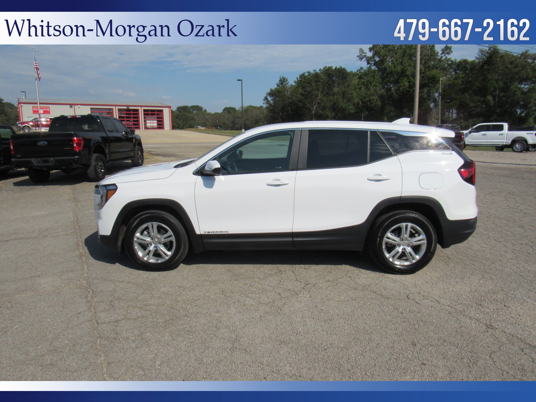 Used 2024 GMC Terrain SLE image 6