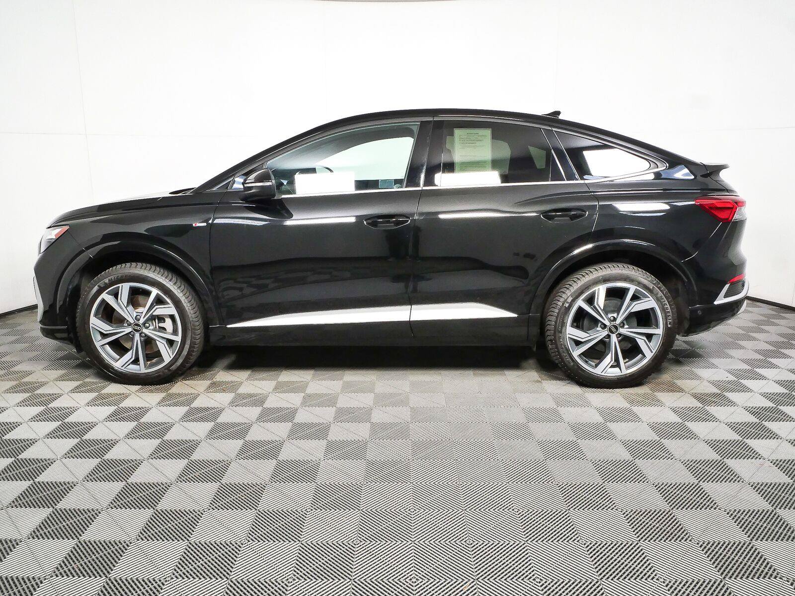 Used 2023 Audi Q4 e-tron Premium Plus w/ Premium Plus AWD/4WD image 28