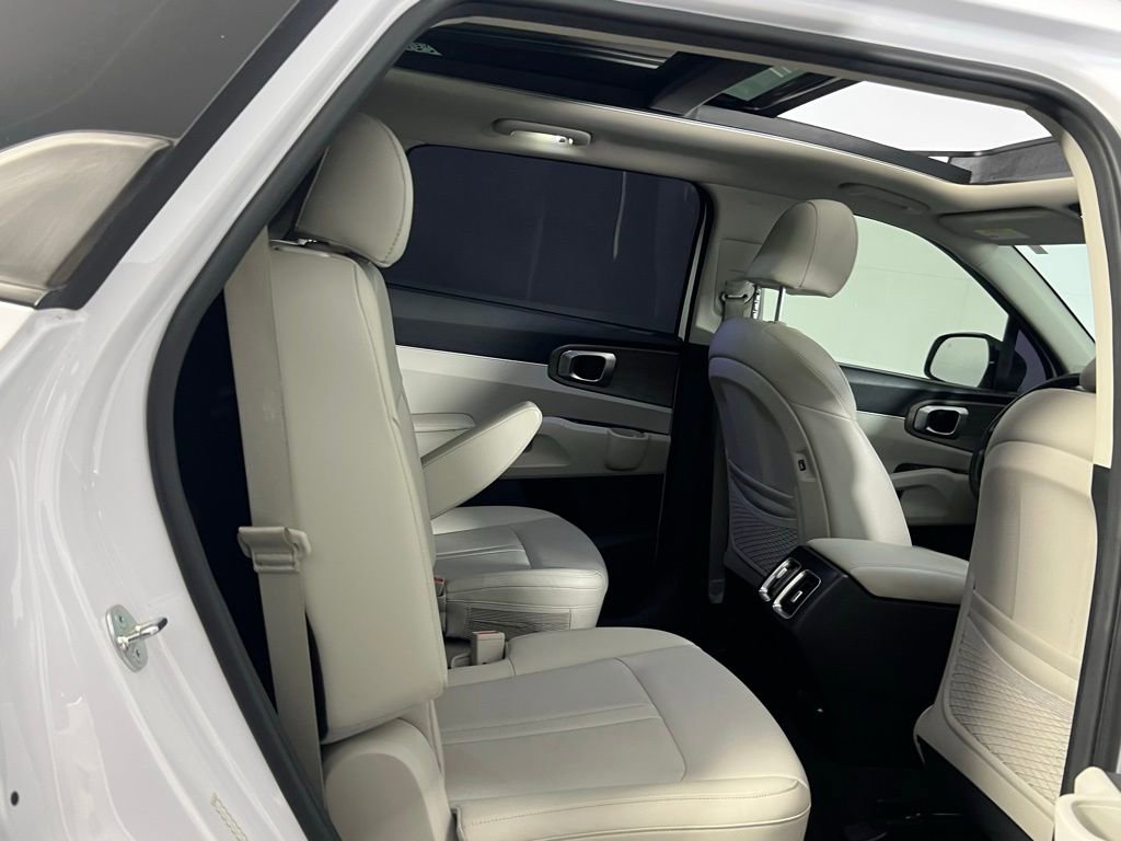 Used 2023 Kia Sorento EX w/ Panoramic Sunroof Package image 31
