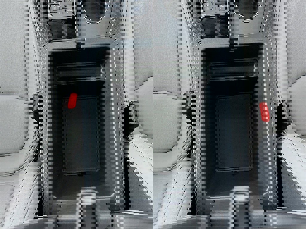 New 2025 Honda Pilot Touring image 14