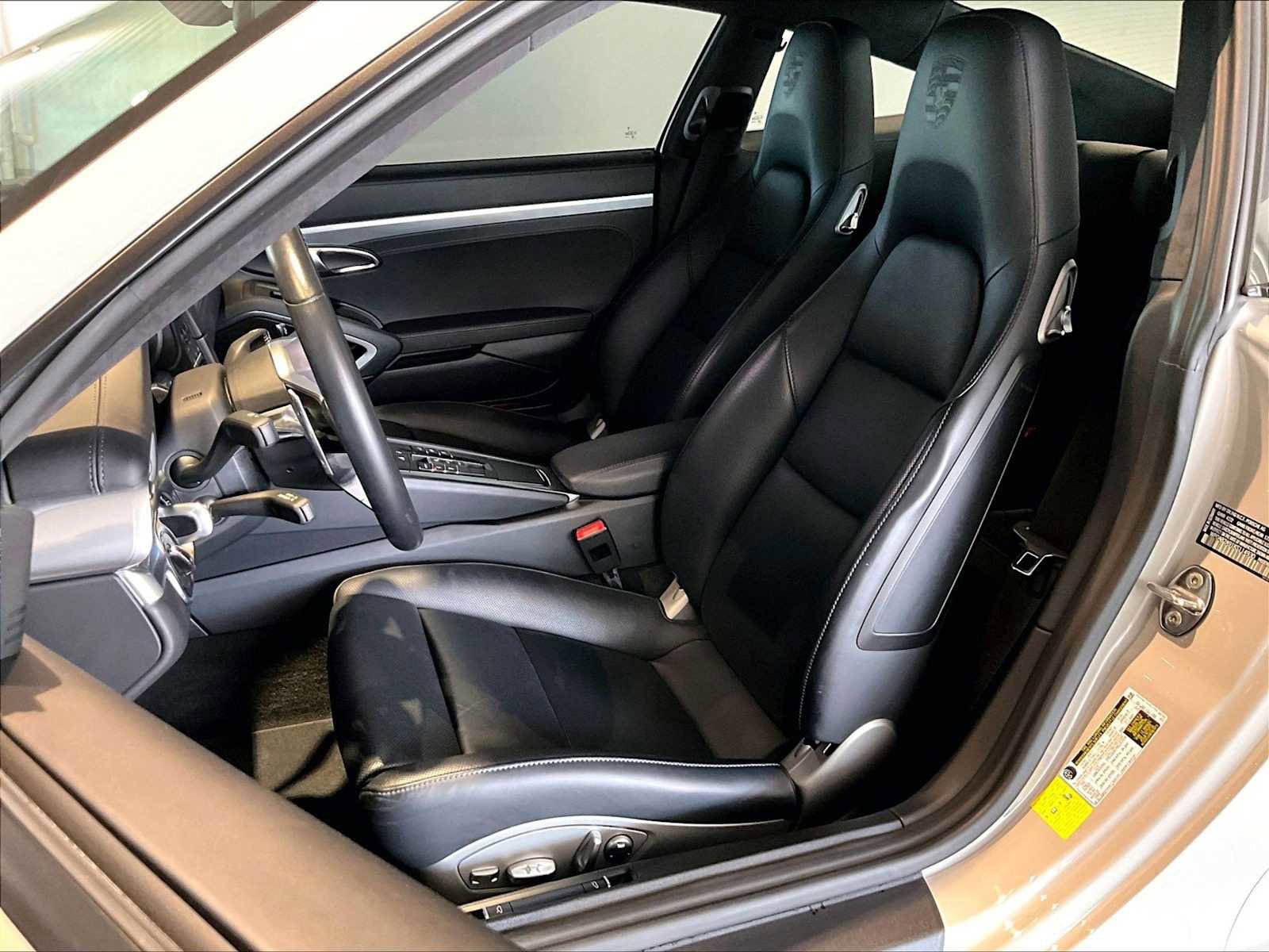 Used 2019 Porsche 911 Carrera S image 8