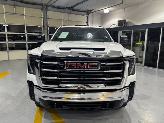 Used 2024 GMC Sierra 3500 SLT w/ SLT Premium Package AWD/4WD image 3