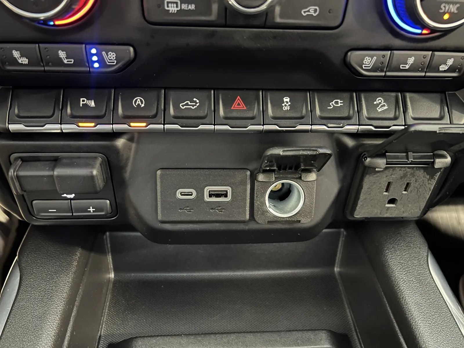 Used 2021 Chevrolet Silverado 1500 LTZ AWD/4WD image 52