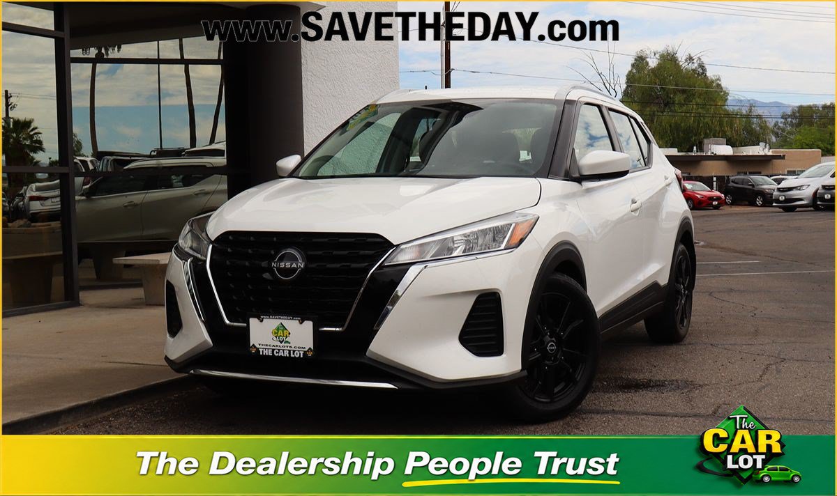 Used 2023 Nissan Kicks SV FWD image 1